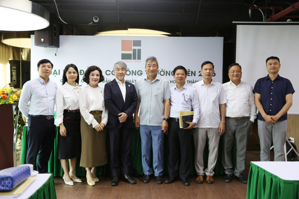 Các thành viên trong Hội đồng Quản trị Công ty Cổ phần đầu tư và phát triển hạ tầng Hoàng Thành